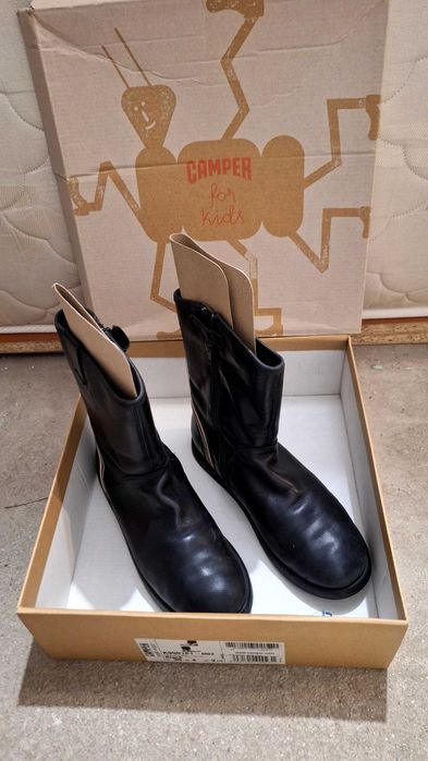 Детски боти CAMPER
