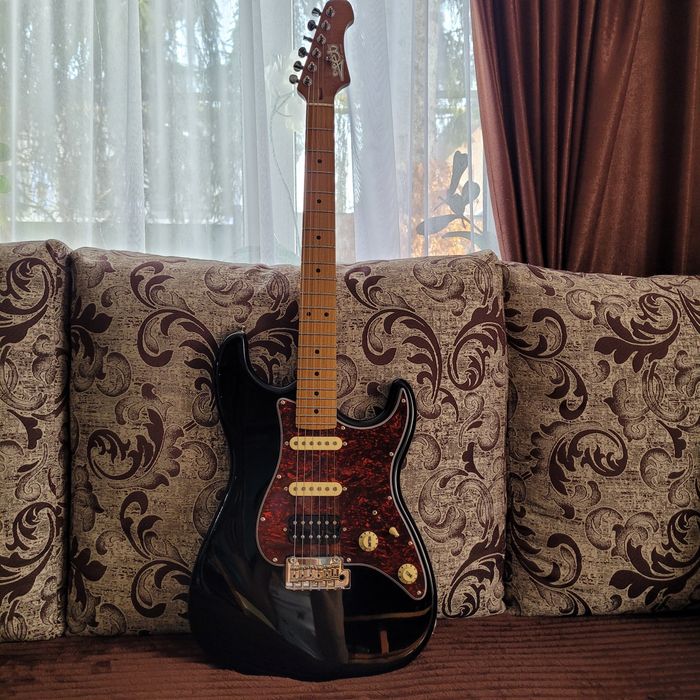 стратокастер в хорошем состоянии