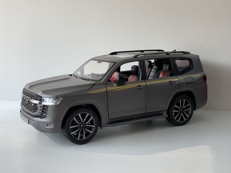 Modelka Toyota Land Cruiser 300  GR Sport 1:24