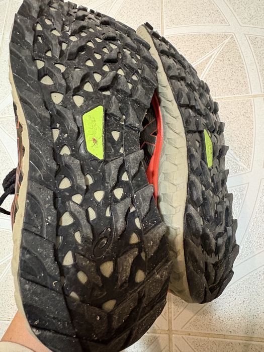 Adidasi Asics barbatesti