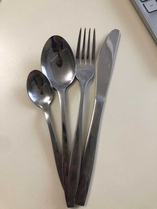 Столовые приборы