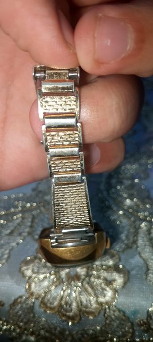 Часы заря СССР  честно состояние нормальное но маё состояние сейчаспло