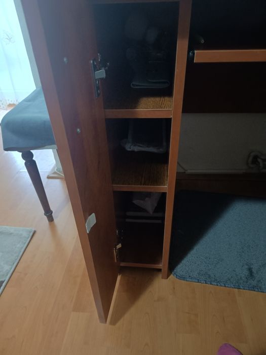 Masa  birou , cu sertare și raft