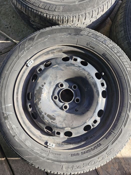 Продам покрышки с дисками
