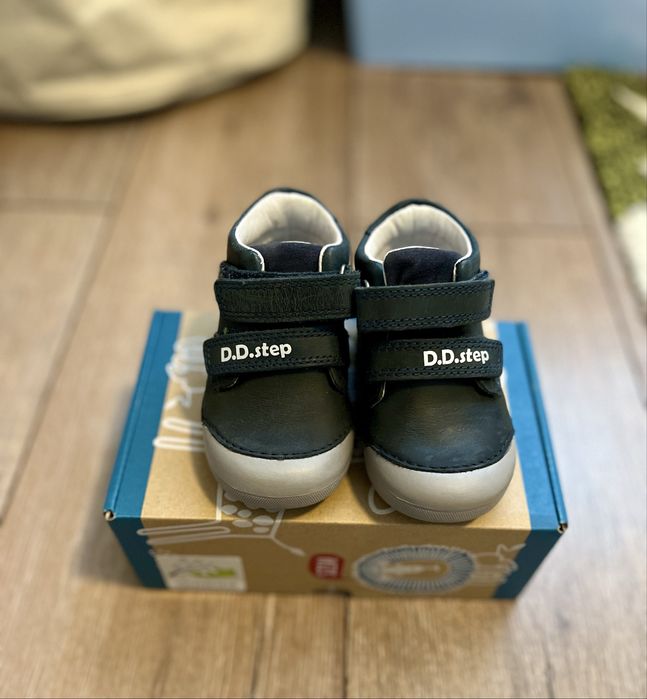 Обувки DD step за момче 20 номер