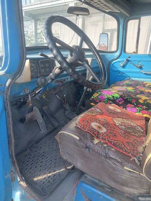 Zil 130 sotiladi