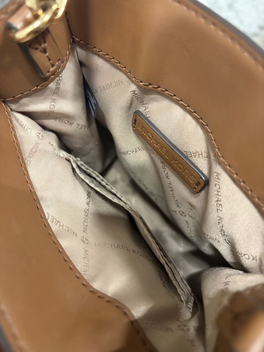 Сумка кросс-боди Michael Kors