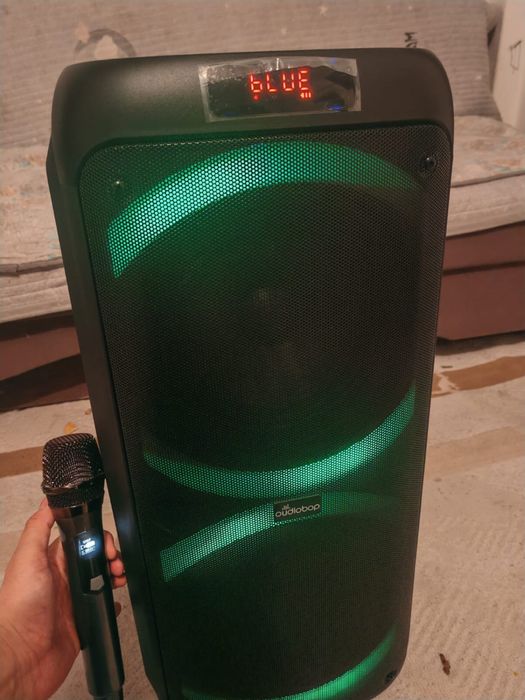 Продам Караоке-колонку с микрофоном