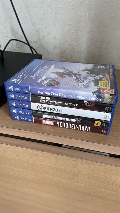 СРОЧНО Продам PS 4 slim 1ТБ