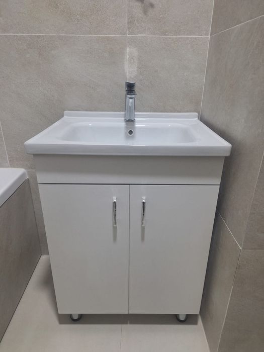 Продам шкаф в ванной