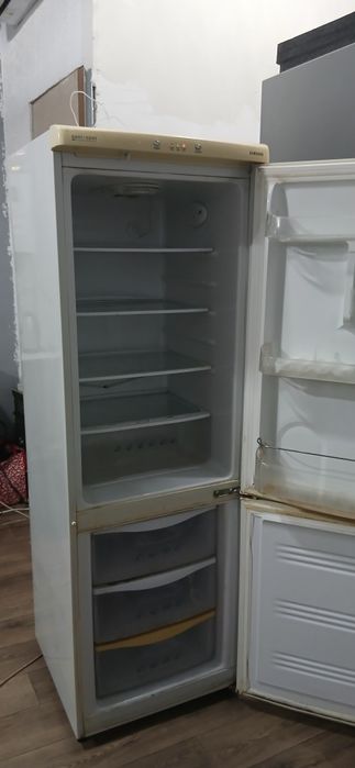 Продам рабочий холодильник