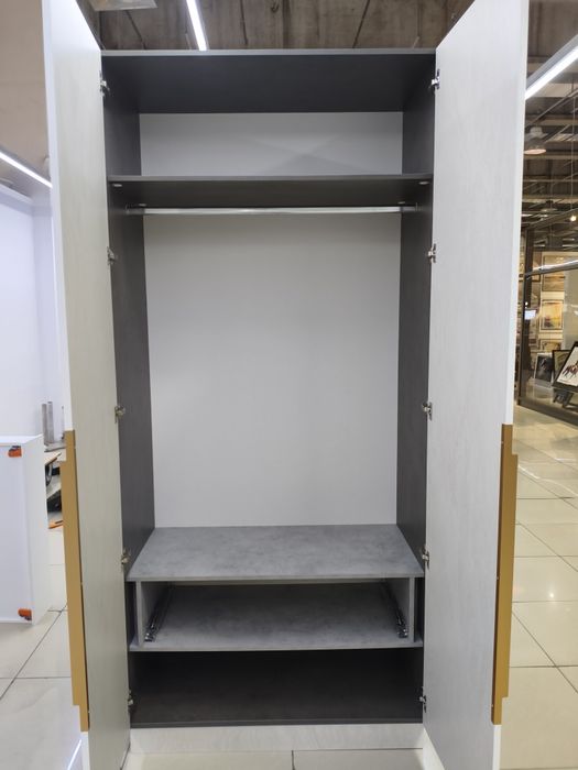 Шкаф для спальни или прихожей