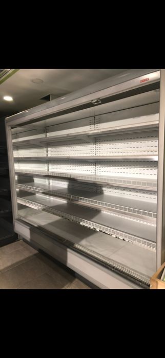 Холодильное оборудование для магазина