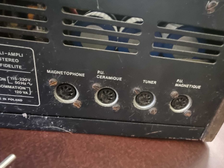 Ретро усилвател Sony