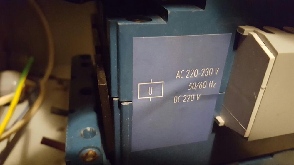 Автоматичен прекъсвач ÷ кутия