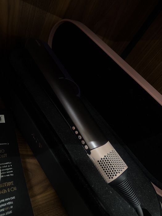 Фен выпрямитель Dyson