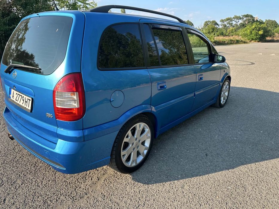 Opel Zafira OPC