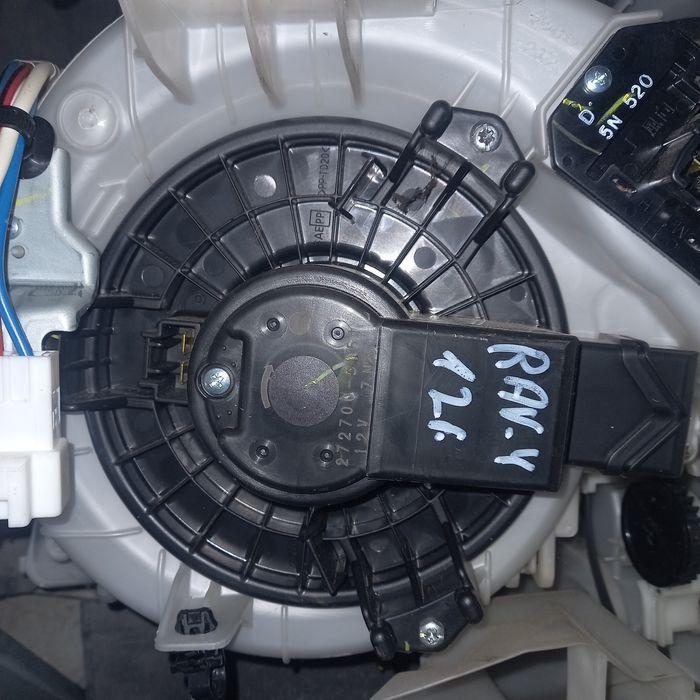 Вентилатор парно Toyota Rav 4