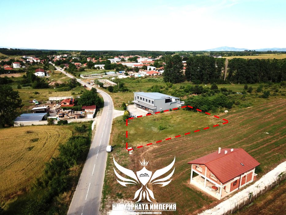 Продавам имот/парцел 1207кв.м. УПИ в село Мулдава на първа линия по асфалтов път