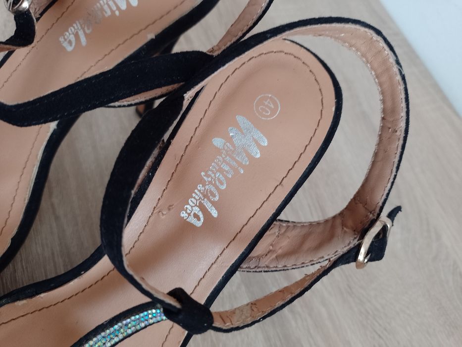 Sandale elegante cu toc înalt