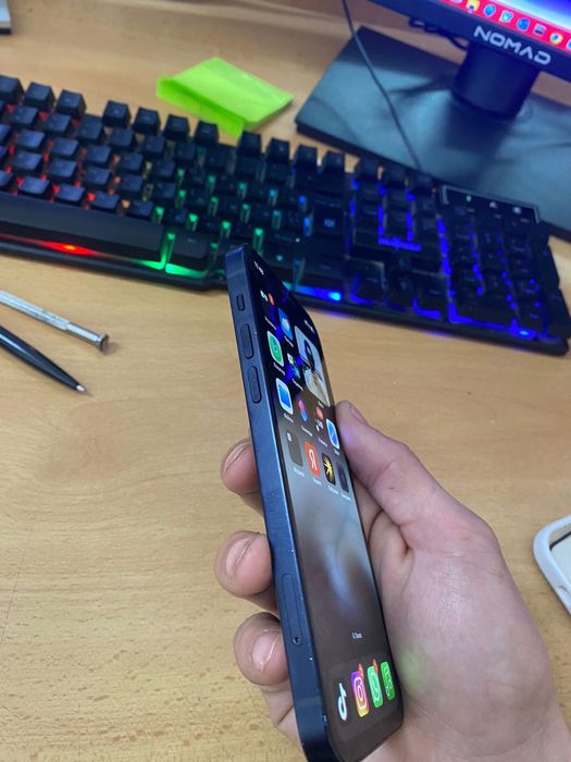 Продаю 12-й iPhone