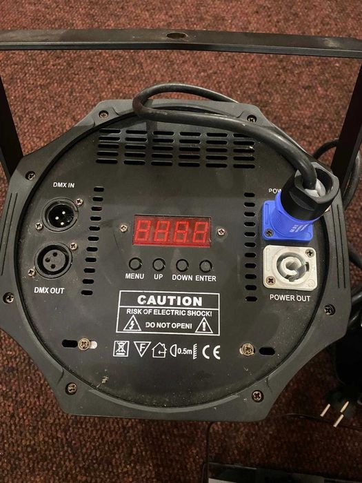 Vând Set 5 Proiectoare LED– Ideale pentru scena