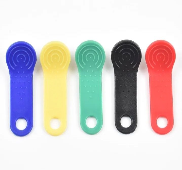 Имеются в наличии ручки для домофонных ключей. Тип "Toch memory "