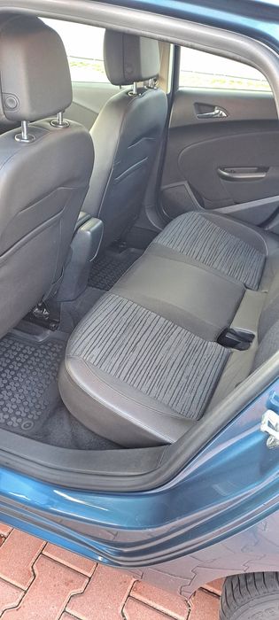 Vând Opel Astra j Enjoy Sedan Km 100% Reali.