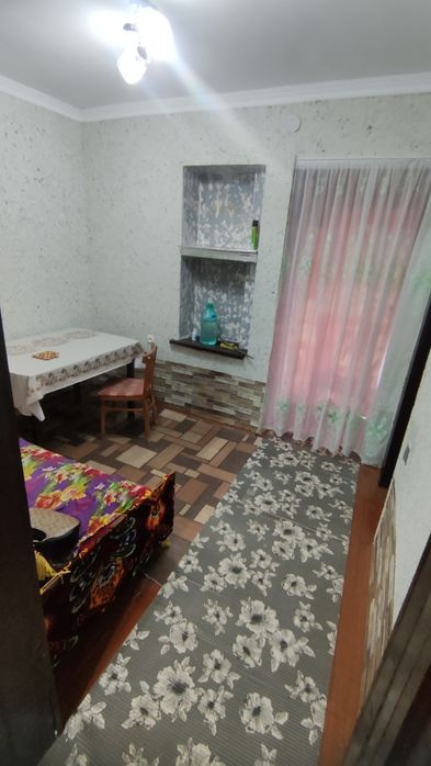 Uy sotiladi 3 xonali 1-qavatda joylashgan