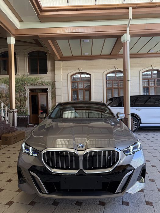 BMW i5edrive m40L