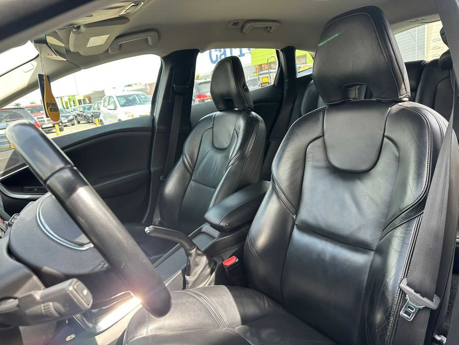 Volvo V40 D3 150cp