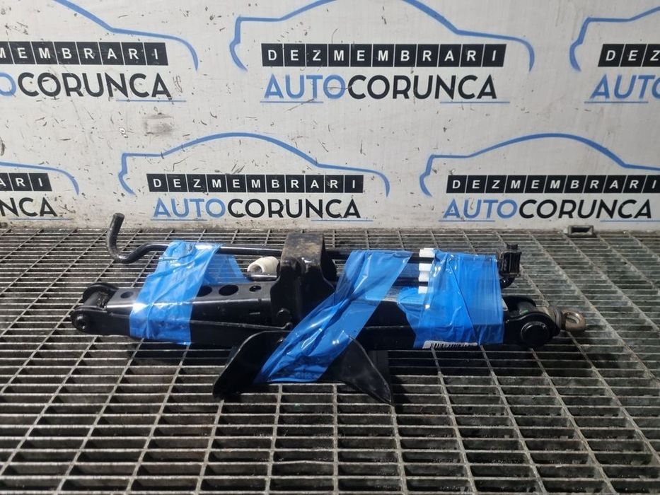 Cric BMW X3 E83 Facelift 2006 - 2010 (1368)