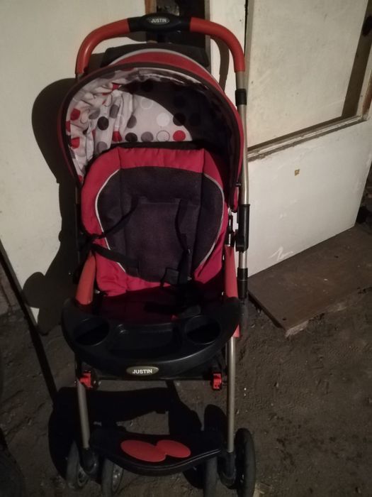 Продаю детскую прогулочную коляску