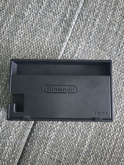 Nintendo Switch – stare foarte bună – folosit foarte puțin