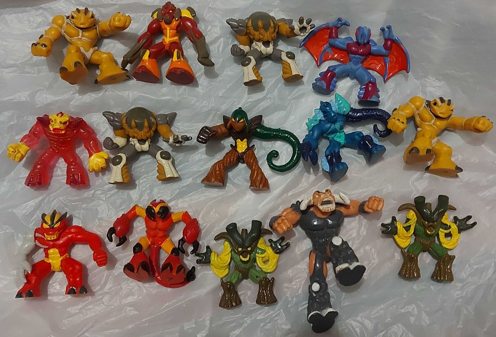 Колекция от 14 броя гумирани Гормити