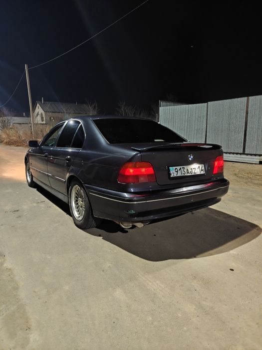 BMW E39 523i 1997г