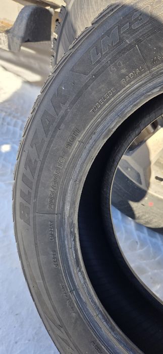 Продам резину 205/60/16