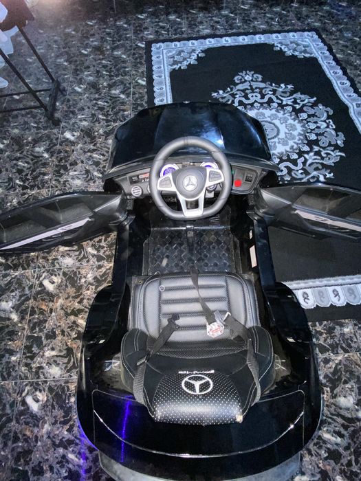 Masina pentru copii merceds