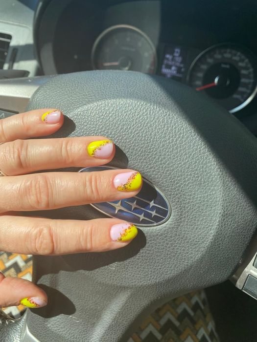 Маникюр, педикюр, гель-лак