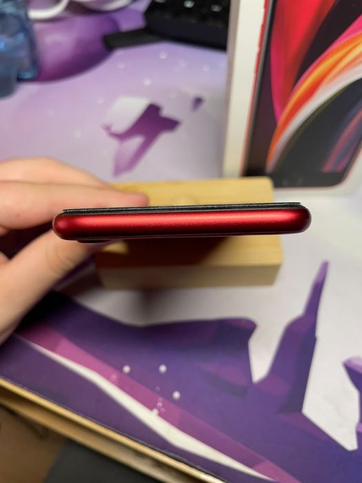 iPhone SE 2020 roșu 64gb
