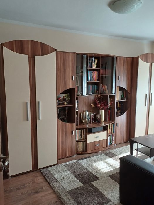 Vand mobila sufragerie