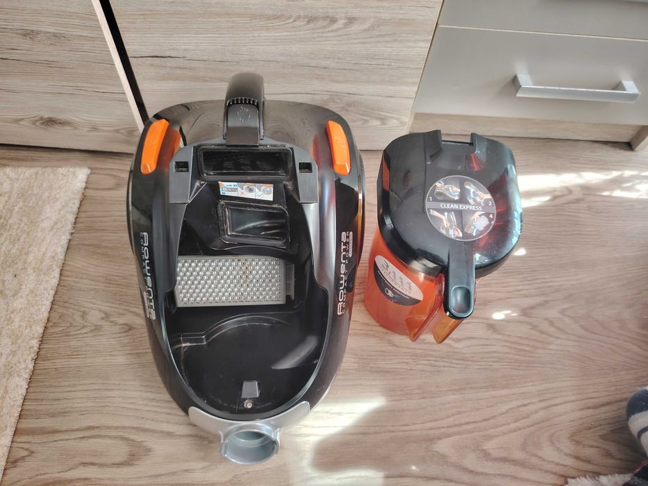 Aspirator fara sac Rowenta Compact Power Cyclonic , 750 w , defect