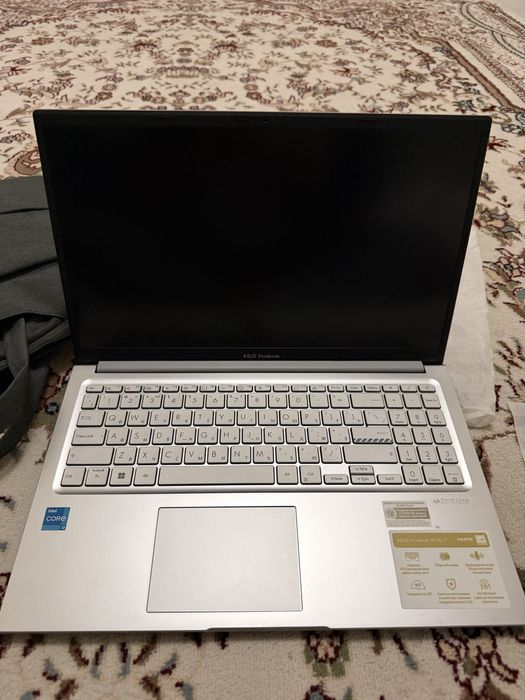 Продам Asus Vivobook почти новый