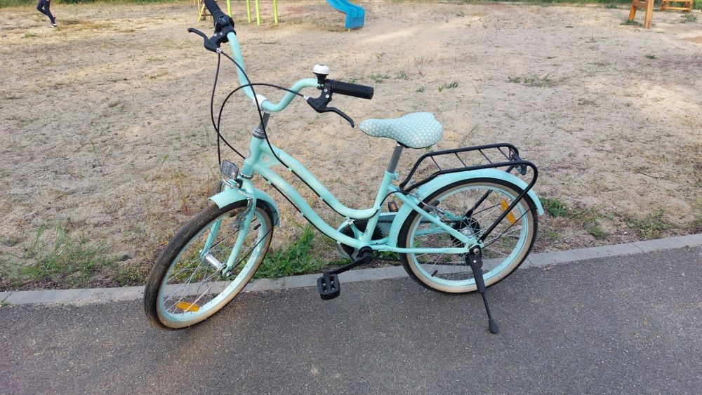 Bicicletă pentru fetițe