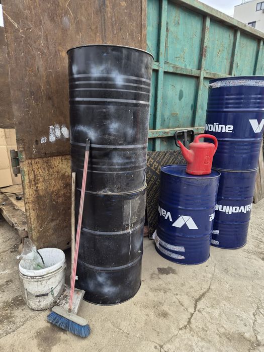 Butoaie metalice 200 l
