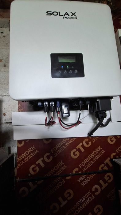 Соларни инвертори SolaX G4 (Трифазен 10kW и Монофазни 5kW), BMS и Аксесоари с Гаранция