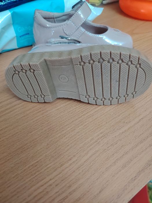 Продам детские туфли, на девочку