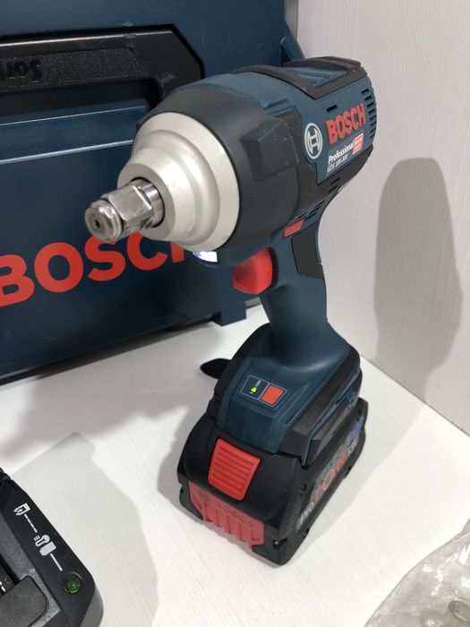 Bosch GDS 18v-300 inpact cap 1/2 8 ah