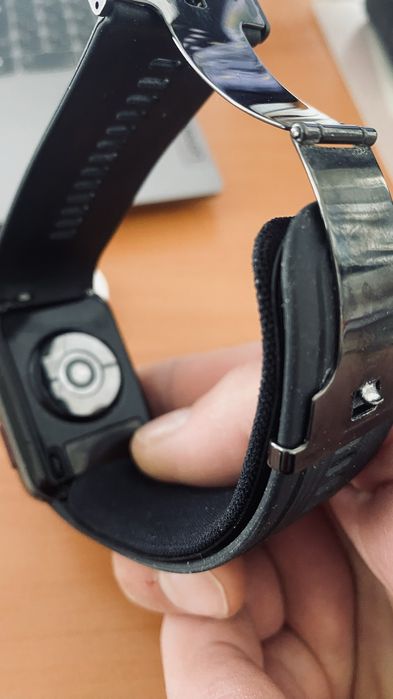 Часовник Huawei D watch