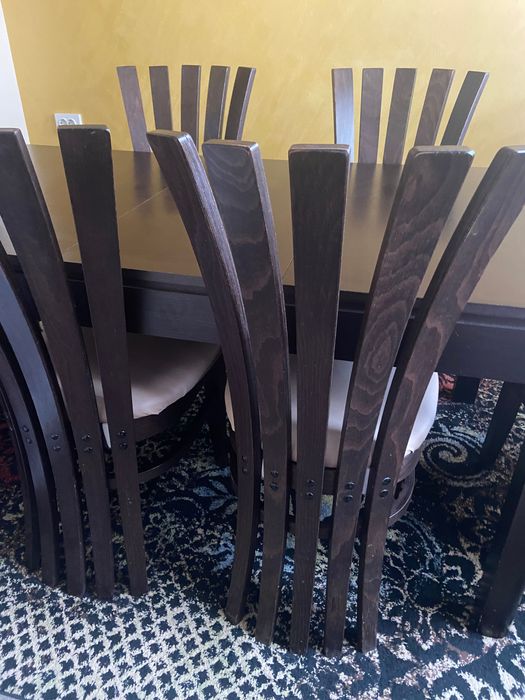 Продавам комплект Трапезна маса +столове